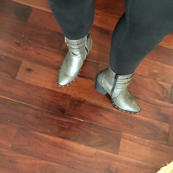 New/never worn grey  misguided boots - Picture 7 of 7